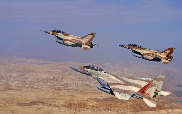 Máy bay Israel vượt mặt S-400, ra vào Syria "dễ như đi chợ": Nga "đau đầu" nhìn đối thủ lộng hành mà không thể xuất kích?
