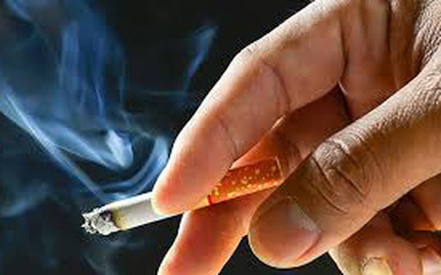 Hút thuốc lá có giảm nguy cơ mắc Covid-19 không: Câu trả lời và cảnh báo của chuyên gia