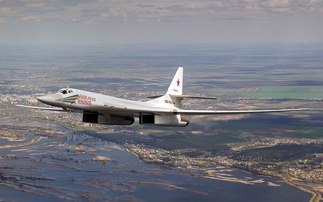 Tu-160 bay trên Biển Baltic, loạt nước châu Âu ‘giật mình’ cử máy bay chiến đấu giám sát