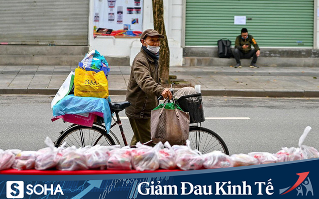 Ấm lòng mùa dịch: Doanh nghiệp chung tay phát hàng trăm suất ăn mỗi ngày cho người nghèo Hà Nội