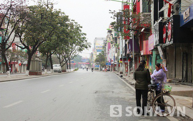 Theo chân người bán muối sáng mùng 1 Tết Quý Tỵ