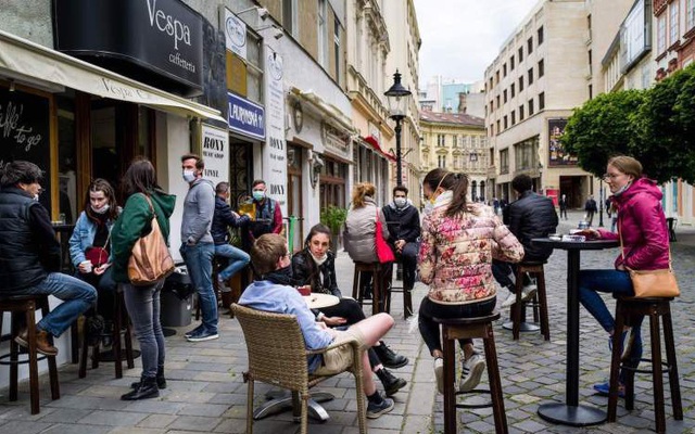 Không có “thiên thời, địa lợi”, vì sao Slovakia chống Covid-19 thành công?