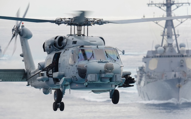 Đối phó Trung Quốc là ưu tiên số 1, Mỹ "biếu không" trực thăng săn ngầm cho Ấn Độ