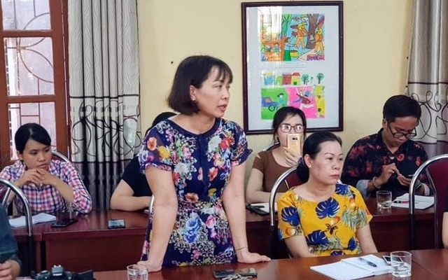 Thông tin học sinh đứng dưới nắng bị phê bình vì đến sớm: Cô giáo đã nóng vội?