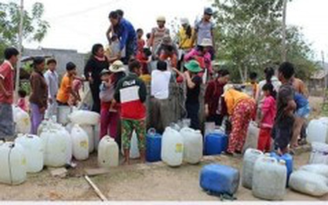 Nắng hạn hoành hành, người dân ở 'chảo lửa' Ninh Thuận loay hoay tìm nước uống