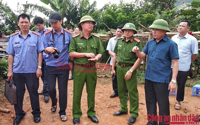 Nóng: Bố dượng lao vào chém 2 vợ chồng con gái ở Điện Biên, 3 người tử vong