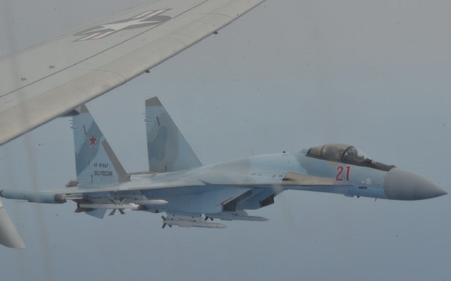 F-16 dư sức "làm xấu mặt" Su-35: Vì sao Mỹ không hành động khi bị Nga đánh chặn nguy hiểm?