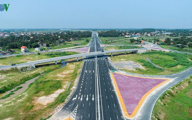 Chính phủ trình Quốc hội đưa 3 dự án cao tốc Bắc–Nam sang đầu tư công