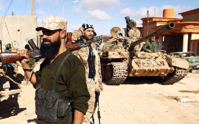 Quân đội Libya chỉ cách trung tâm Tripoli vài km