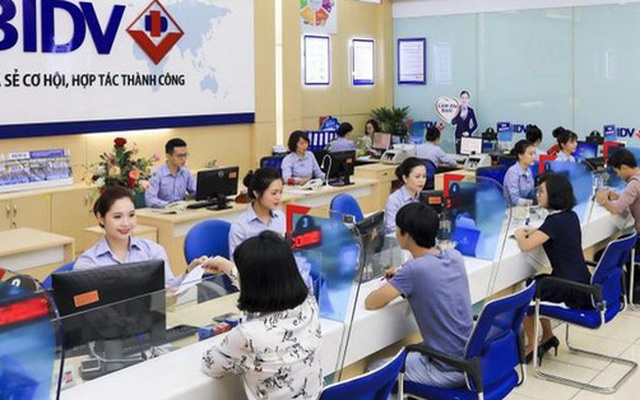 Banker nghỉ Tết, động lực còn hay hết?