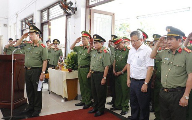 Bộ Công an thăng cấp hàm cho cảnh sát khu vực bị đâm vào ngày 30 Tết