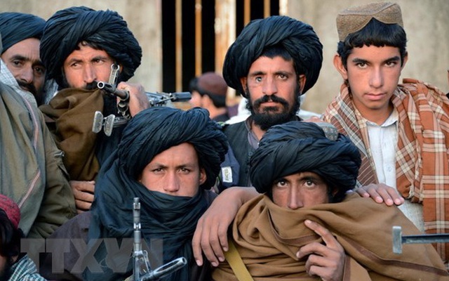 Afghanistan: Gần 60 phiến quân Taliban ở 3 tỉnh ra đầu hàng