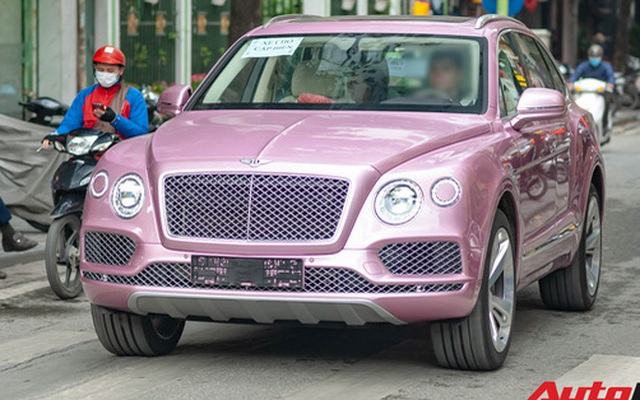 Cận cảnh Bentley Bentayga với ngoại thất độc nhất Việt Nam, tùy chọn có giá gần bằng 3 chiếc Honda SH