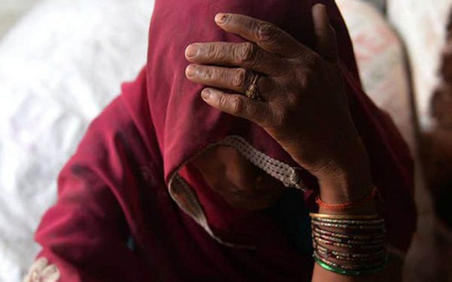 Vấn nạn hiếp dâm ở Ấn Độ: Khi người phụ nữ làm gì cũng sai, tự bản thân làm mình bị cưỡng bức và đàn ông thì không có lỗi