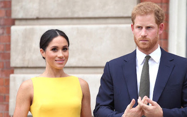 Toan tính của Meghan Markle khi kéo chồng con về Mỹ, phớt lờ hoàng gia và chấp nhận bị chỉ trích là "lật mặt"