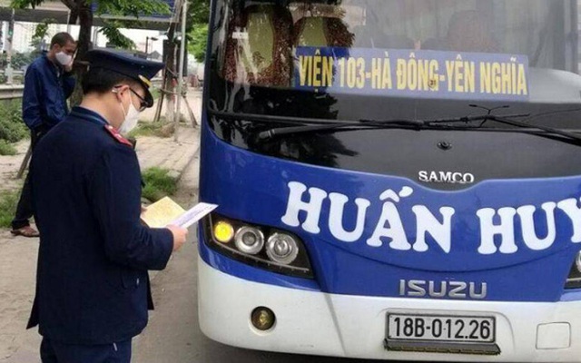 Hà Nội: Xử phạt 24 trường hợp phương tiện vi phạm cách ly xã hội