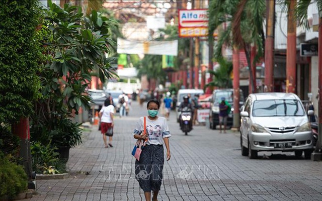 Áp đặt các hạn chế xã hội quy mô lớn tại Jakarta, Indonesia