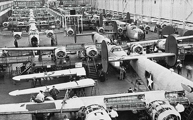 Thời kỳ "thủ phủ ô tô" Detroit biến thành xưởng vũ khí lớn nhất thế giới