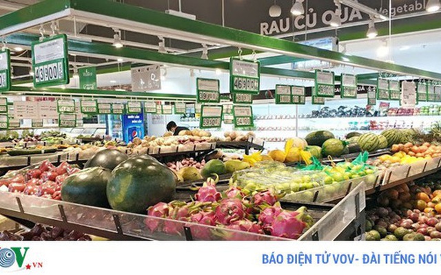 Giá rau xanh ở siêu thị vẫn khiến nhiều người tiêu dùng “lè lưỡi”