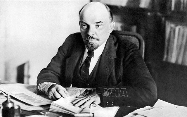 Tình yêu sách và ngoại ngữ của Lenin