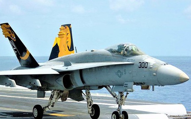 Tiêm kích hạm đa năng F/A-18 lại “sốt” trở lại?