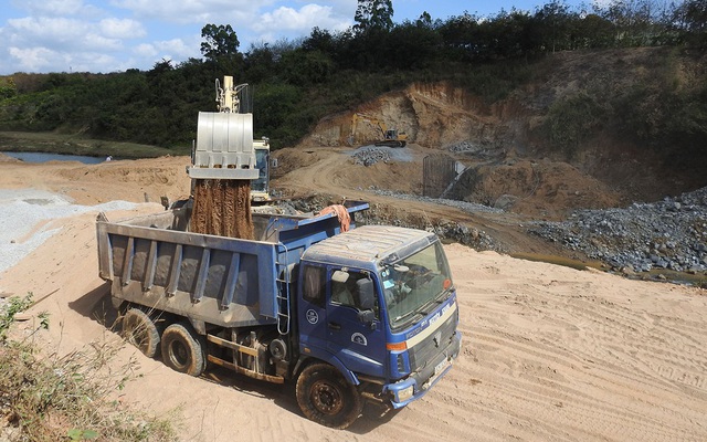 Vì lợi ích chung, người dân ở Kon Tum hiến hơn 20.000m2 đất làm cầu