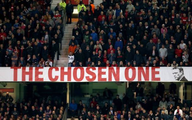 Banner “The Chosen One” bất ngờ được rao bán giá 5.3 tỷ