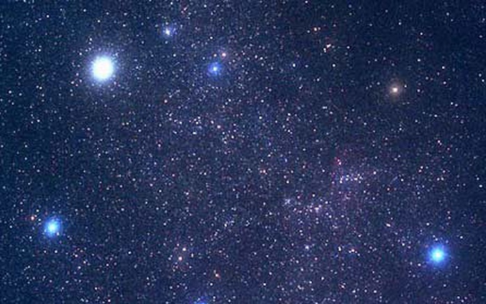 Thử thách bản thân và tìm hiểu về chòm sao Hoàng đạo với những hình ảnh độc đáo và tuyệt đẹp. Những vì sao sáng chói và những điểm nổi bật của các chòm sao trên bầu trời sẽ khiến bạn liên tưởng đến những cuộc phiêu lưu trên không gian bao la.