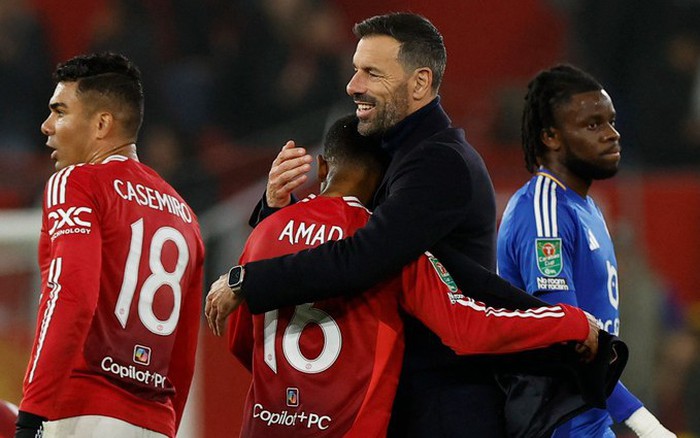 Ruud van Nistelrooy, người mang đến cảm giác an toàn ngắn hạn cho Man United