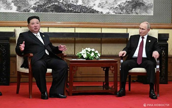 Putin và Kim Jong Un gặp gỡ sau lễ duyệt binh Trung Quốc