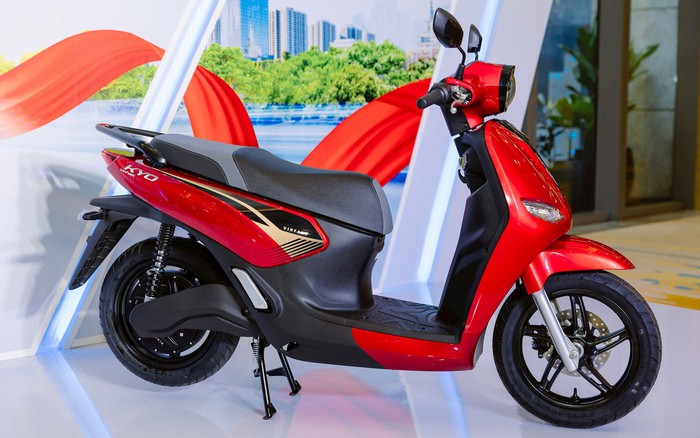 VinFast ra mắt xe máy điện mới: Pin LFP, chạy 160km/sạc, cốp rộng