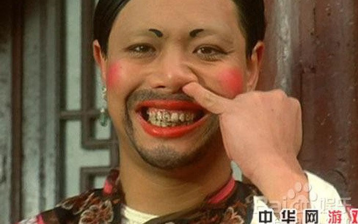 Châu Tinh Trì, ngoáy mũi: Chắc chắn bạn đã biết đến Châu Tinh Trì - một trong những diễn viên hài hàng đầu của Hong Kong. Xem ngay hình ảnh này để thưởng thức những khoảnh khắc hài hước và đặc trưng của Châu Tinh Trì, khi ông ngoáy mũi và tạo dáng những kiểu kì lạ!