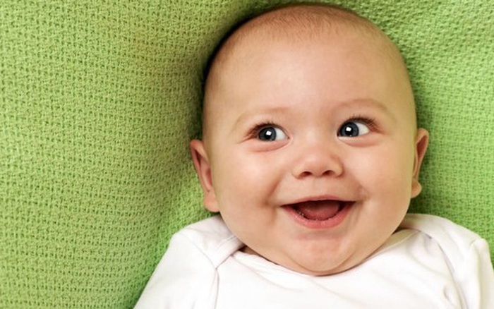 Trẻ mới sinh được 3 tháng nếu có biểu hiện này chứng tỏ bé rất thông minh