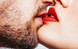 5 hành động bản năng của phái đẹp khi hôn: Số 4 thể hiện nàng mãnh liệt nhất