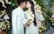 Hồng Duy "Pinky" hôn vợ thạc sĩ ngọt ngào trong lễ ăn hỏi, chàng MC trong đám cưới Công Phượng nay đã lập gia đình